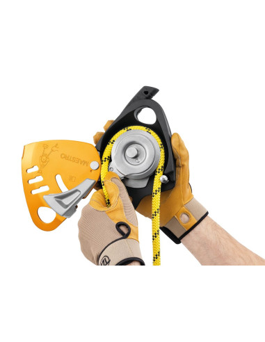 Descendeur avec poulie-bloqueur intégrée - MAESTRO S 2025 - PETZL®